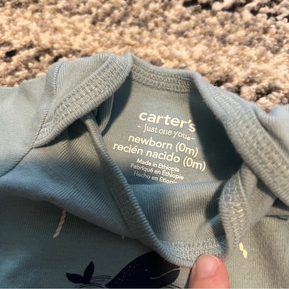 Bundle of 2 newborn baby onesies Carter’s and Gerber - Picture 3 of 7